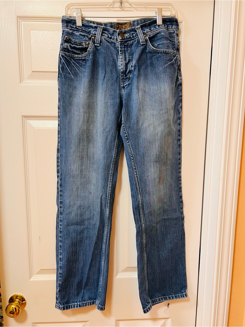Classic Straight Men’s Jeans in Medium Blue Wash